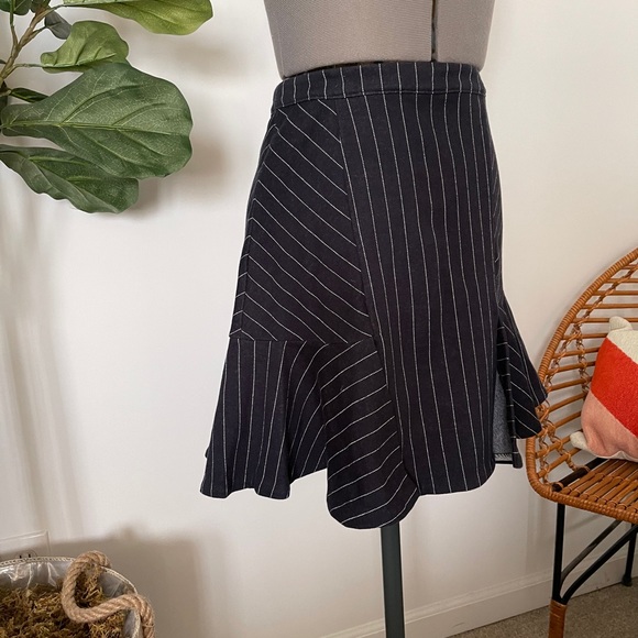 Banana Republic Flounce Hem Skirt - Picture 2 of 10